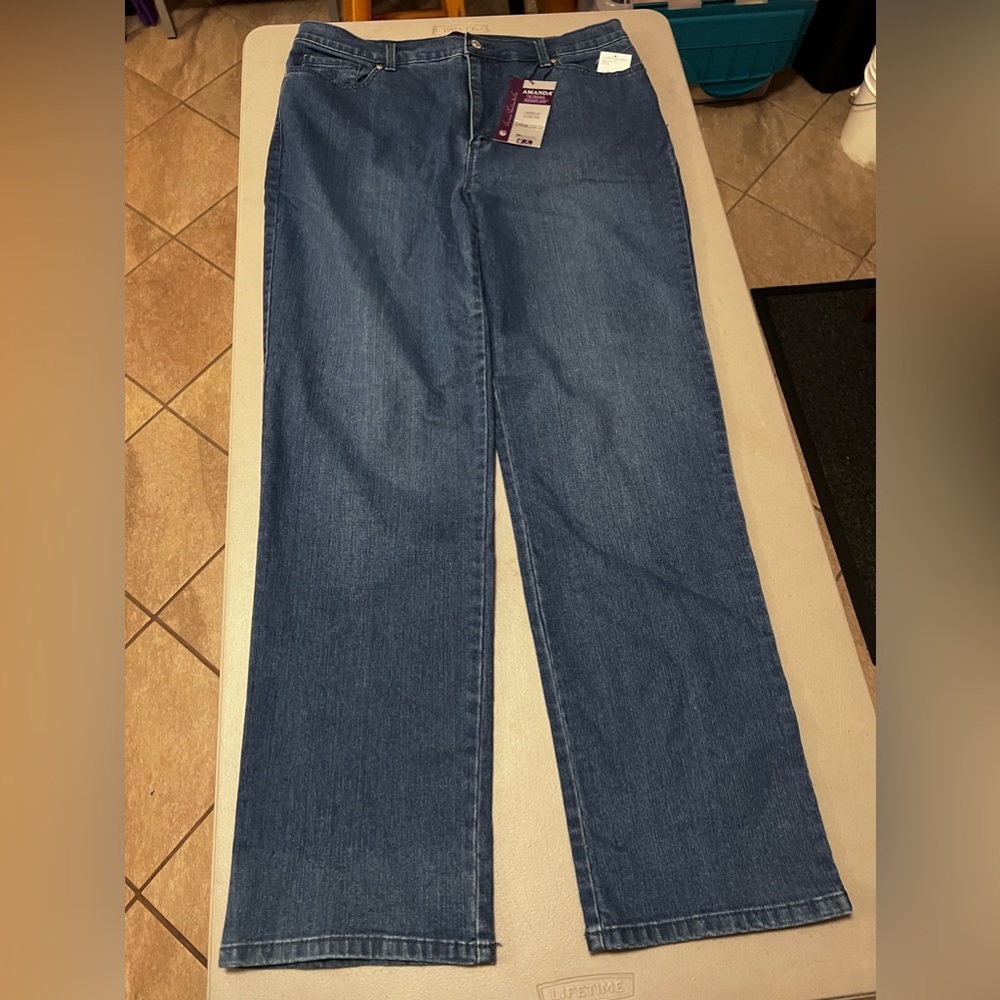 Gloria Vanderbilt jeans
